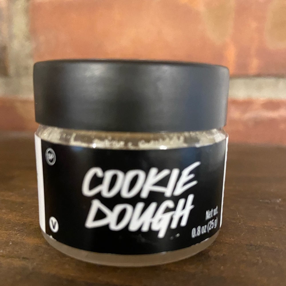 Brand New Lush Lip Scrub - Cookie Dough